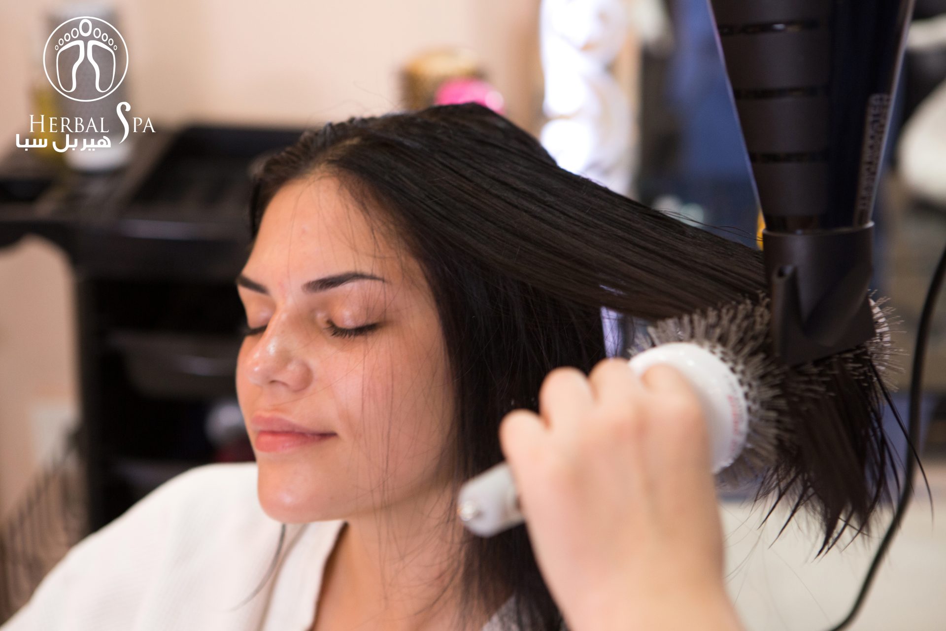 Hair Straightening (Long) - Herbal Spa